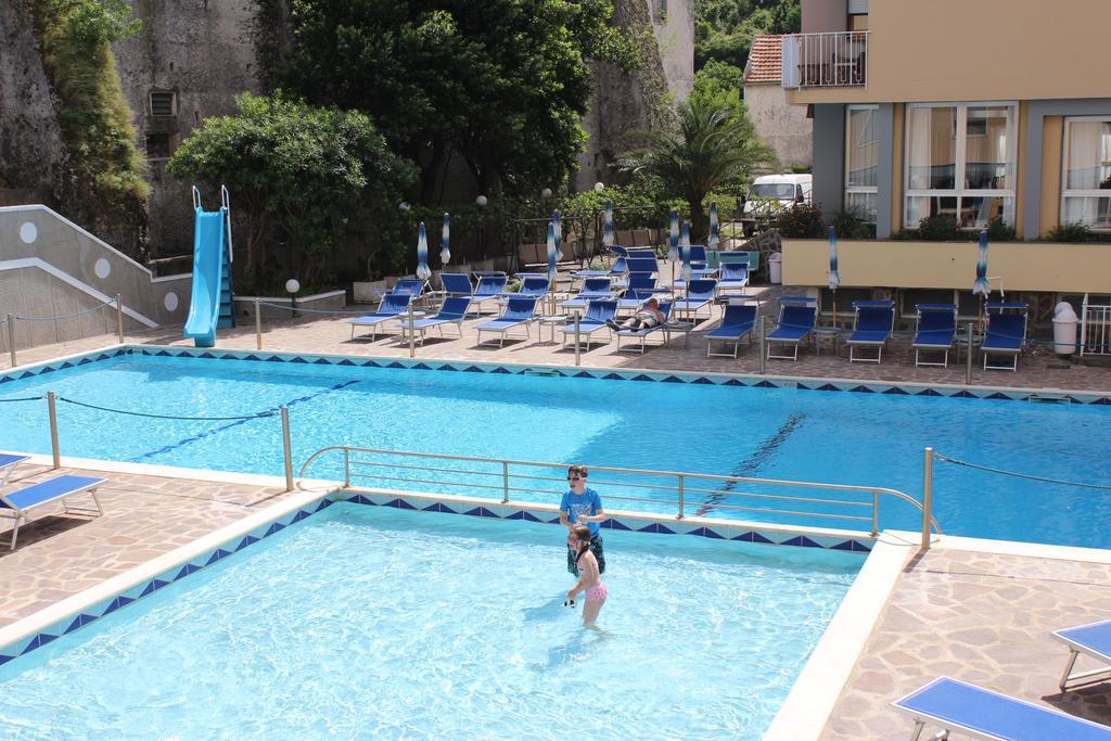 Casa Vacanza San Pietro Maiori Bagian luar foto