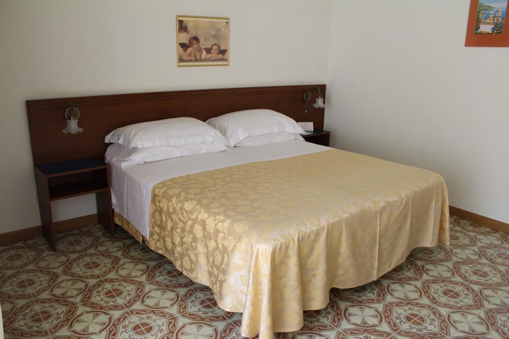 Casa Vacanza San Pietro Maiori Bagian luar foto